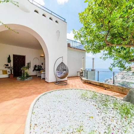 Luxurious In Upper Villa