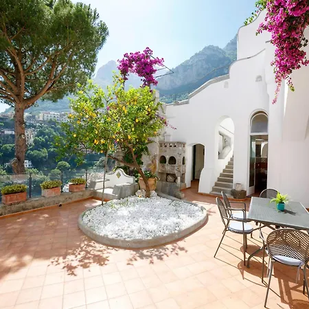 Villa Luxurious In Upper *