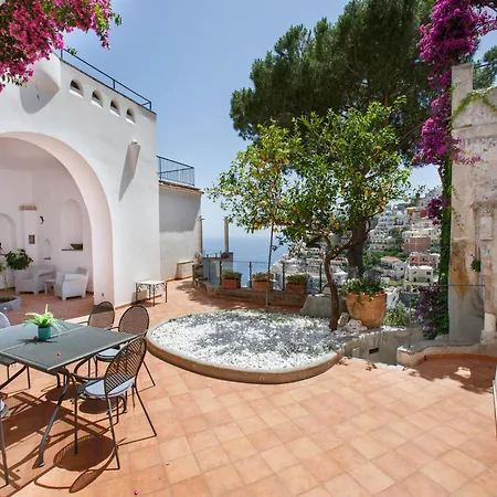 Villa Luxurious In Upper