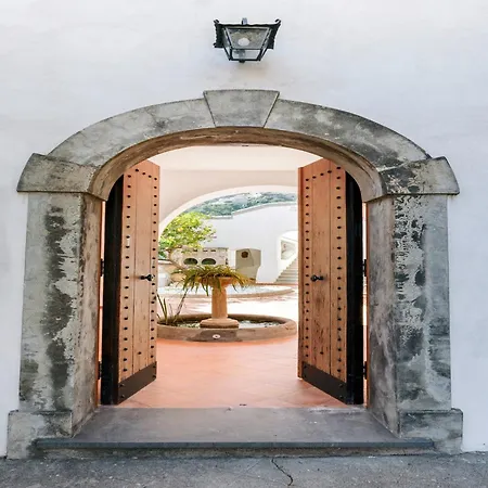 Luxurious In Upper Villa Positano