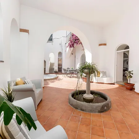 Villa Luxurious In Upper Positano