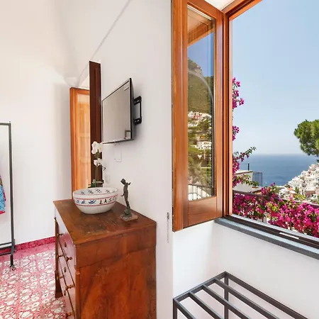 Luxurious In Upper Villa *