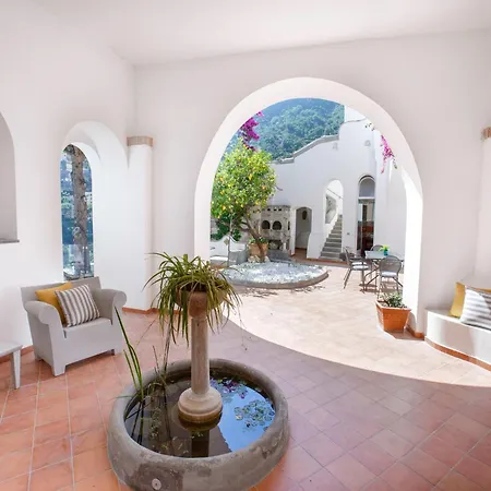 Luxurious In Upper Positano