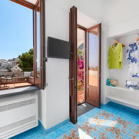 Villa Luxurious In Upper