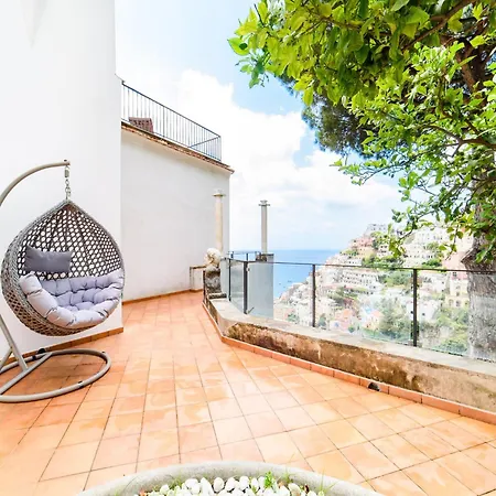 Villa Luxurious In Upper