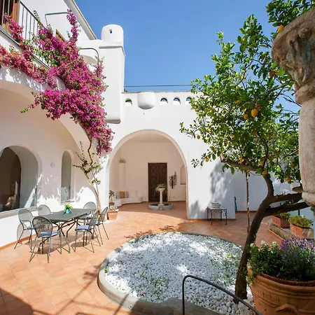 Villa Luxurious In Upper