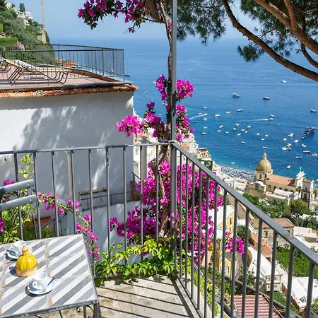 Luxurious In Upper Villa Positano