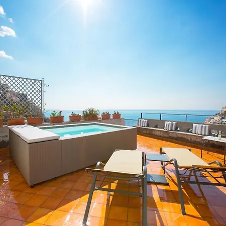 Luxurious In Upper Villa
