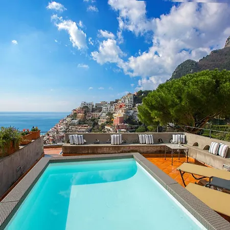 Villa Luxurious In Upper