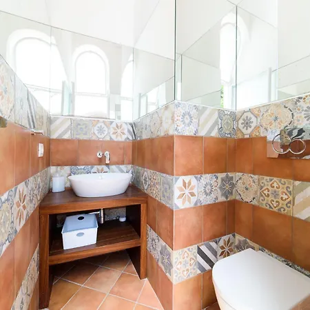 Luxurious In Upper Villa *