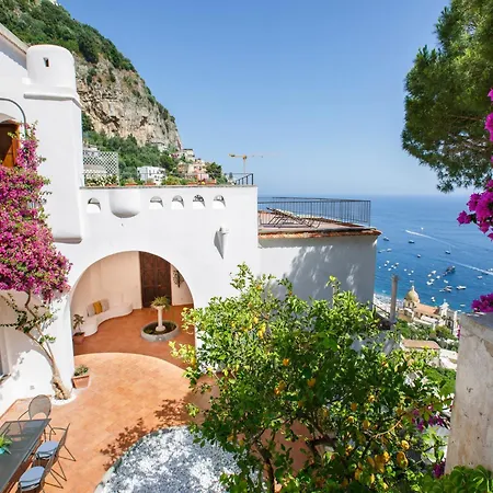 Luxurious In Upper Villa Positano