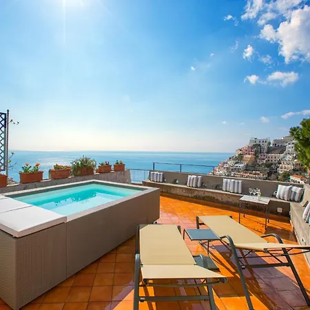 Villa Luxurious In Upper